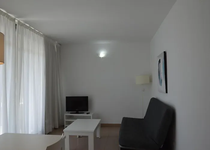 شقة D'oboe Marlovi With Pool بينايدورم